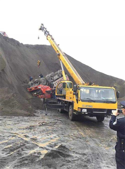 临湘上犹道路救援